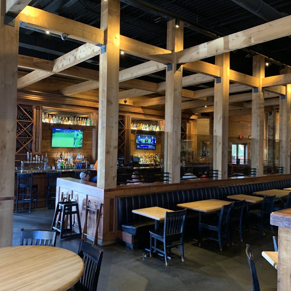 Copper River Grill - the bar and dining area - American Near Me - Boiling Springs, South Carolina