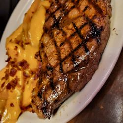 Texas Roadhouse - 14iz ribeye, loaded fries