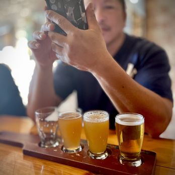 Draught Industries - Beer flights - Beer Bar Near Me - Beacon, New York