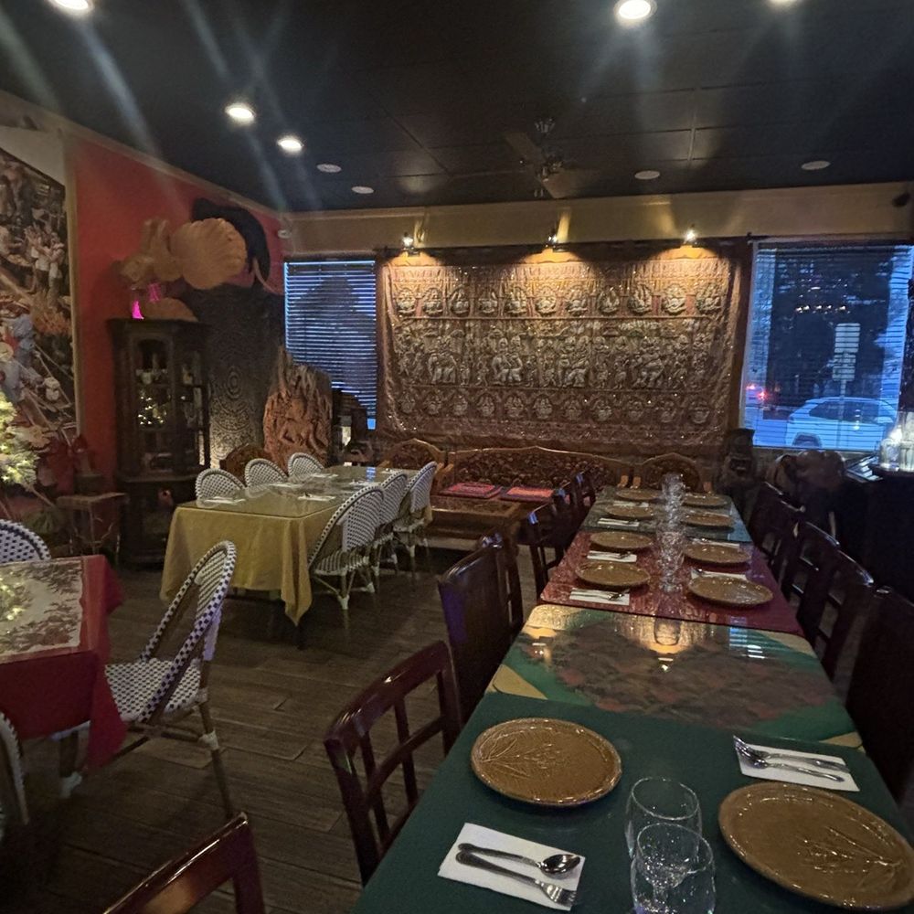 Elephant Thai Cuisine - Inside - Thai Near Me - Vallejo, California