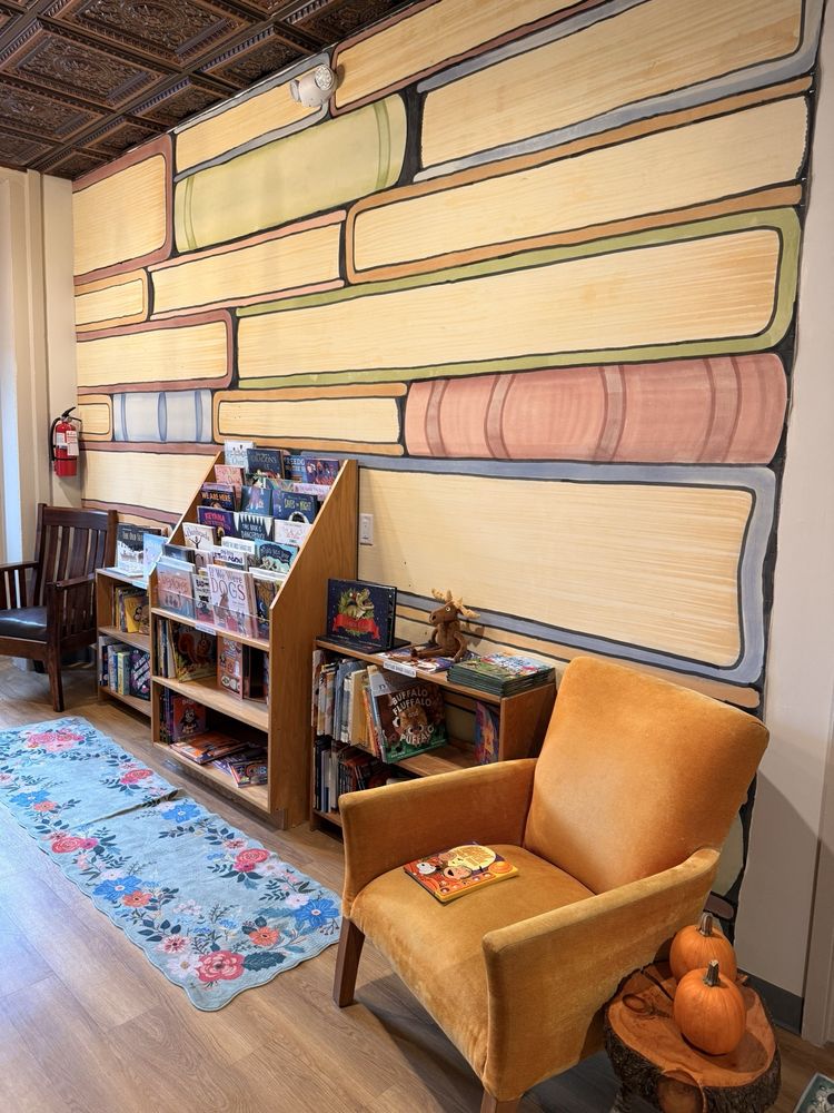 Protagonist Books & Coffee Logo