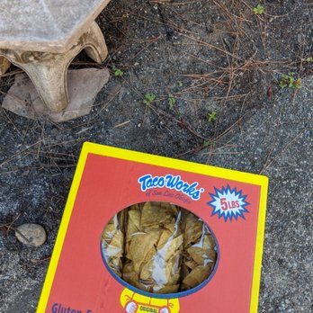 Taco Works - Smart & Final -- packing the six-pack of tortilla crisps - Wholesalers Near Me - San Luis Obispo, California Taco Works - Smart & Final -- packing the six-pack of tortilla crisps - Wholesalers Near Me - San Luis Obispo, California