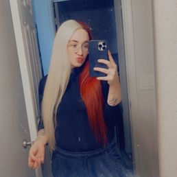 Right after my very first time going/getting this hair style. Right after my very first time going/getting this hair style.