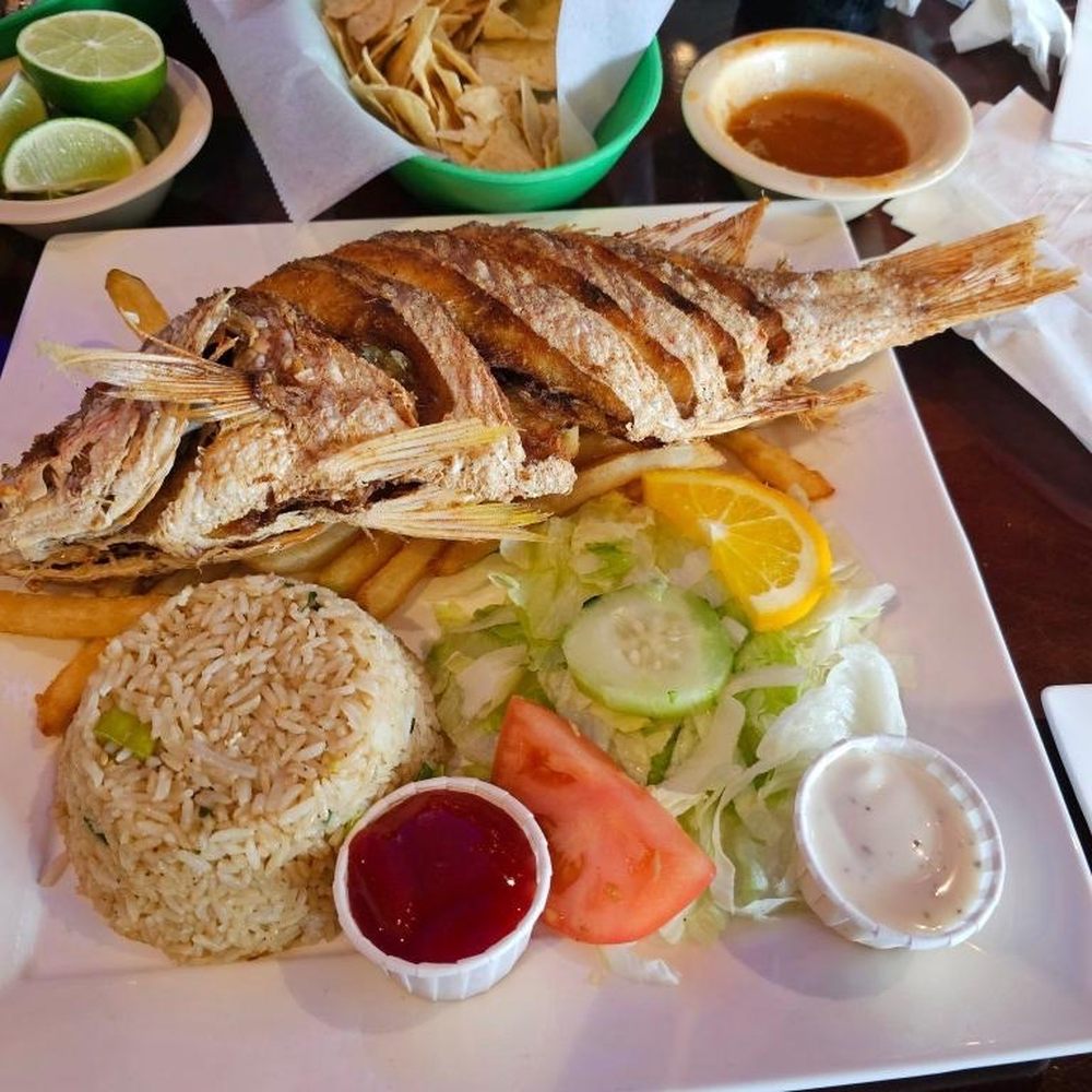 Ostionería Michoacan #16 - Fry snapper - Seafood Near Me - Houston, Texas Ostionería Michoacan #16 - Fry snapper - Seafood Near Me - Houston, Texas