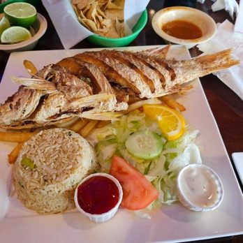 Ostionería Michoacan #16 - Fry snapper - Seafood Near Me - Houston, Texas