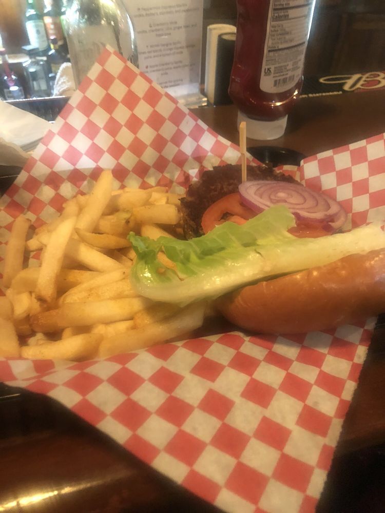 Pops Old Company Store & Tavern Logo