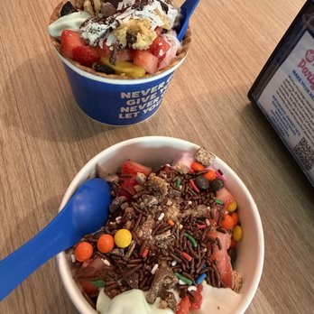 16 Handles - Ice Cream & Frozen Yogurt Near Me - Missouri City, Texas 16 Handles - Ice Cream & Frozen Yogurt Near Me - Missouri City, Texas