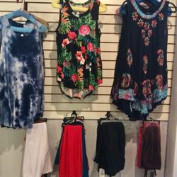 Alley Katz Boutique - Some new summer tops, solid capri leggings to pair up with.