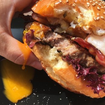 WaschBar 60 Grad - Pefect egg on Surf and Turf Burger with extra Bacon. - Bars Near Me - Buxtehude, NI