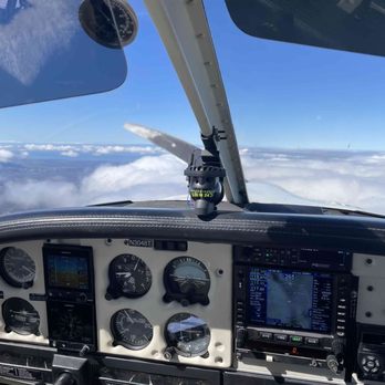 North County Flight Instruction - PIper Archer with glass cockpit upgrades. - Flight Instruction Near Me