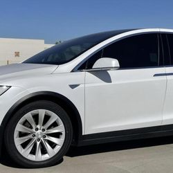 Harris & Huri Transportation Services - Tesla Model X