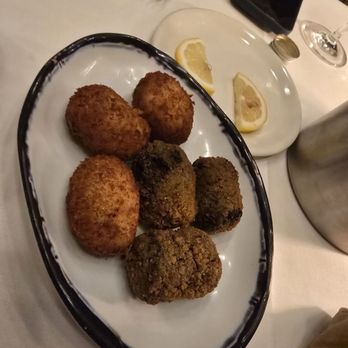 La Bodega de Los Secretos - Croquetas mixtas - Spanish Near Me - Madrid, M