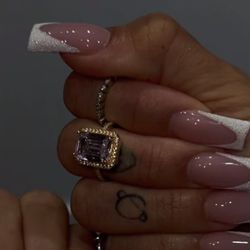 Q Nails and Spa - What I wanted and showed her.