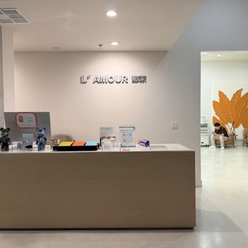 L'amour Salon - Front desk - Hair Extensions Near Me - San Gabriel, California