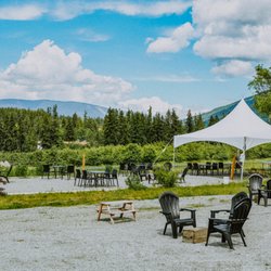 Northyards Cider - Outdoor picnic area. Enjoy cider on our 29-acre orchard!