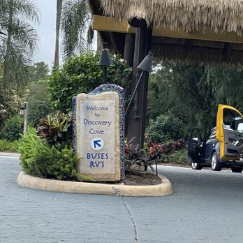Discovery Cove - Amusement Parks Near Me - Orlando, Florida