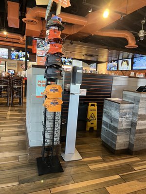 Hooters by null