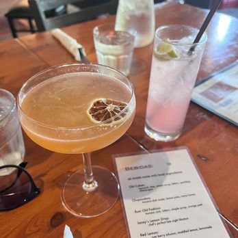 Lola's Lounge - The Cuban (twist on French 75) and Hibiscus Drink. - Spanish Near Me - Sacramento, California Lola's Lounge - The Cuban (twist on French 75) and Hibiscus Drink. - Spanish Near Me - Sacramento, California