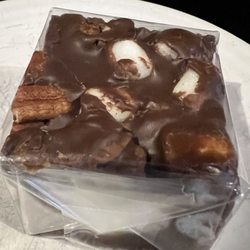 Ms Bee's Popcorn & Candy Shoppe