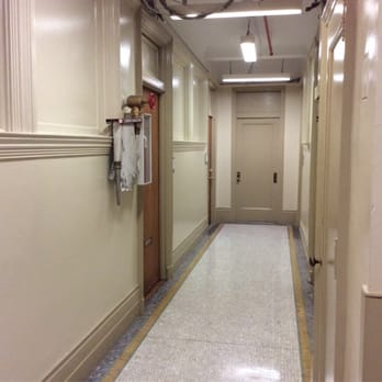 Ronald Lavine, DC - Hallway to Dr. Lavine's office. - Chiropractors Near Me - New York, New York Ronald Lavine, DC - Hallway to Dr. Lavine's office. - Chiropractors Near Me - New York, New York