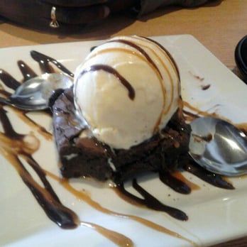 Chili's - Very sweet Brownie and Vanilla Ice Cream. - American Near Me - Atlanta, Georgia Chili's - Very sweet Brownie and Vanilla Ice Cream. - American Near Me - Atlanta, Georgia