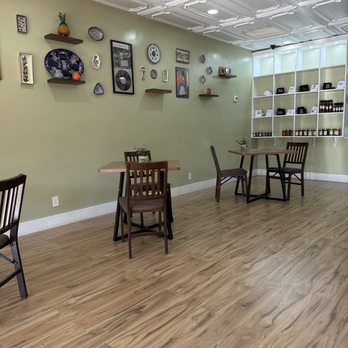 Habibi Tacos - Seating area - Mediterranean Near Me - Temecula, California Habibi Tacos - Seating area - Mediterranean Near Me - Temecula, California