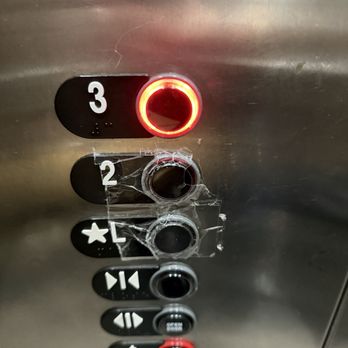 Fairfield by Marriott Inn & Suites Temecula - Elevator in bad shape - Hotels Near Me - Temecula, California Fairfield by Marriott Inn & Suites Temecula - Elevator in bad shape - Hotels Near Me - Temecula, California