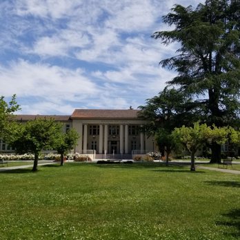 Burlingame High School - Middle Schools & High Schools Near Me - Burlingame, California