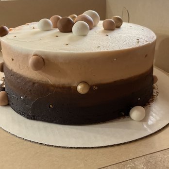 Smallcakes - Why would a decorator believe this was acceptable especially for Smallcakes. Too disappointed - Bakeries Near Me - Naperville, Illinois Smallcakes - Why would a decorator believe this was acceptable especially for Smallcakes. Too disappointed - Bakeries Near Me - Naperville, Illinois