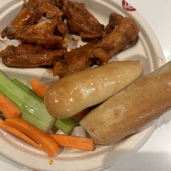 Epic Wings - Hot 6 pc Chicken Wings Meal - Chicken Wings Near Me - Hemet, California
