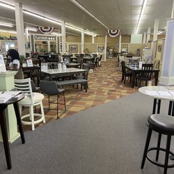 Parrott's Furniture - Showroom