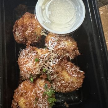Eureka! - Macaroni & cheese balls - American Near Me - Clovis, California