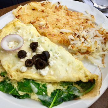 Breakers Breakfast, Brunch & Lunch - 3 Eggs Omelets of Feta with Hash Browns - Breakfast & Brunch Near Me - Pacifica, California