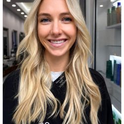 Mure Salon - To achieve this perfect bright blonde, Benjamin expertly applied his signature blonde highlights along with a face-framing money piece, comp
