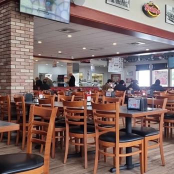 Shakey's Pizza Parlor - Huge restaurant, plenty of seating. - Pizza Near Me - Escondido, California