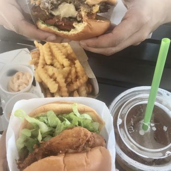 Shake Shack Buckhead - Shack Stack Chick'n Shack Fries Draft Root Beer - Burgers Near Me - Atlanta, Georgia Shake Shack Buckhead - Shack Stack Chick'n Shack Fries Draft Root Beer - Burgers Near Me - Atlanta, Georgia