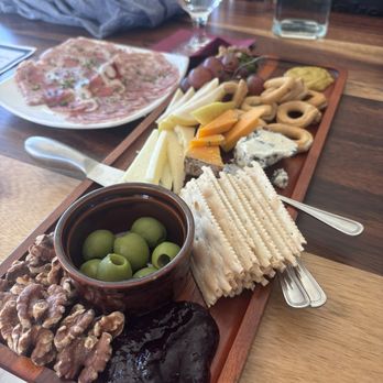 Cellar 417 - Cheese board and meat plate - Wine Bars Near Me - Branson West, Missouri