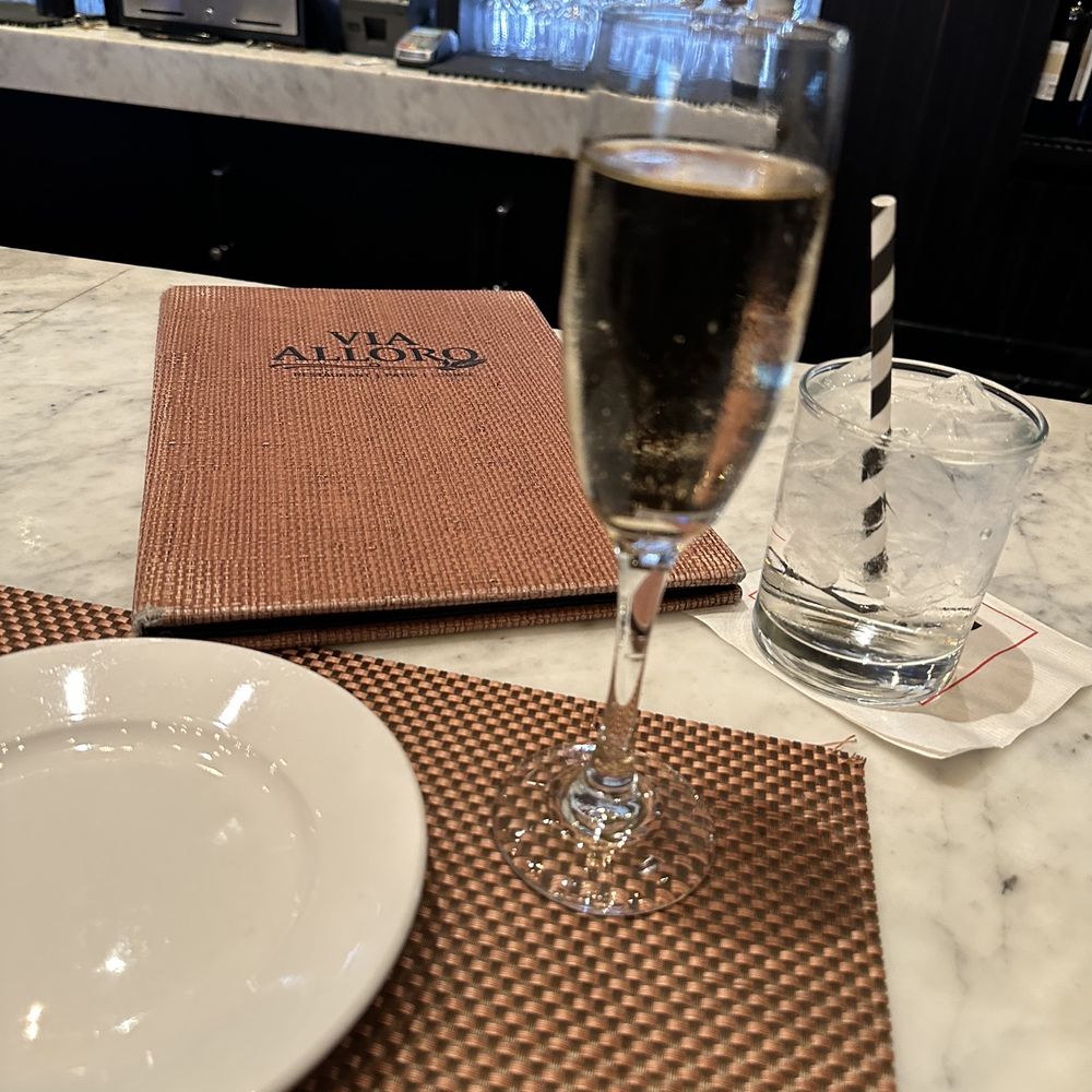 Via Alloro - Prosecco rose - Italian Near Me - Beverly Hills, California Via Alloro - Prosecco rose - Italian Near Me - Beverly Hills, California