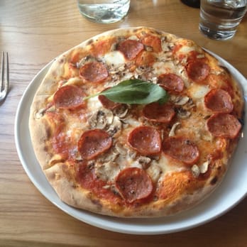 La Favorita - Pepperoni mushroom pizza - Italian Near Me - Edinburgh, EDH La Favorita - Pepperoni mushroom pizza - Italian Near Me - Edinburgh, EDH