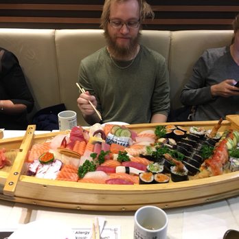 Mi Ne Sushi - Sushi Bars Near Me - Aurora, Ontario