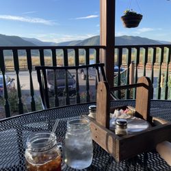 Asbury's Restaurant at the Seneca Caverns - Porch view