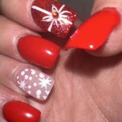 Studio Nails & Spa - Holiday nails