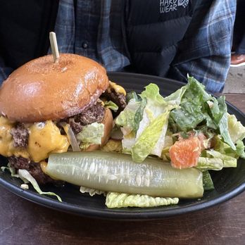 Cole Valley Tavern - The Smash Burger - Cocktail Bars Near Me - San Francisco, California