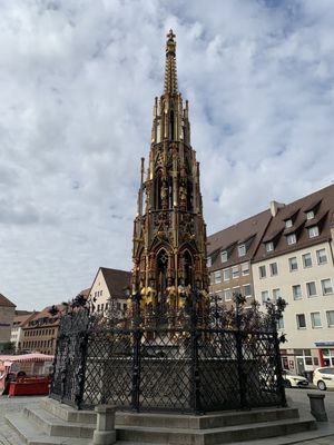 Schöner Brunnen by null
