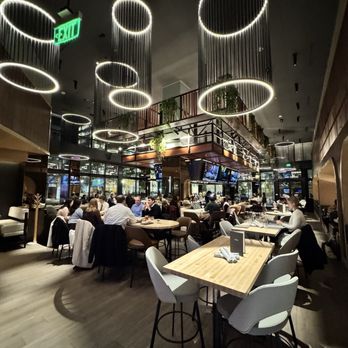 Moxies - Lounge - New American Near Me - Washington, DC, District of Columbia
