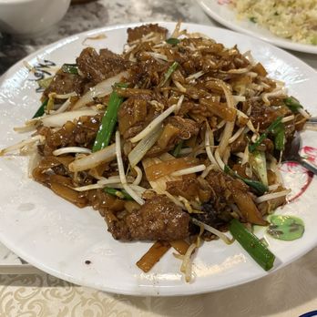 U & Me Restaurant - Beef chow fun - Dim Sum Near Me - Calgary, Alberta U & Me Restaurant - Beef chow fun - Dim Sum Near Me - Calgary, Alberta