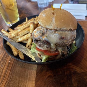 Eugene Burger Company - Burgers Near Me - Eugene, Oregon