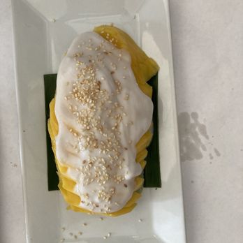Vientiane Thai Cuisine - Mango sticky rice - Thai Near Me - Torrington, Connecticut