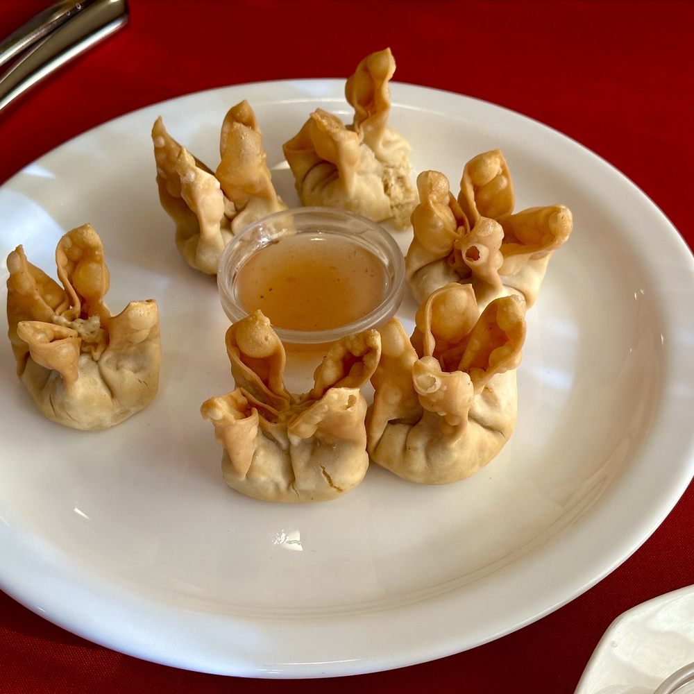Wontons with crab and cheese Wontons with crab and cheese