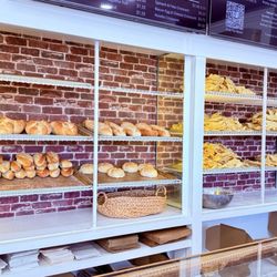 Giovanni's Bakery & Pastry Shop